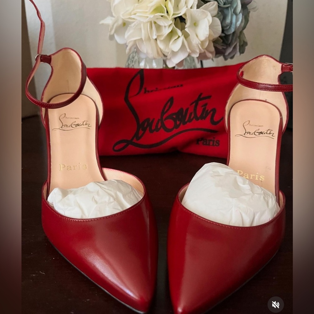 Brand new pair of Christian Louboutin Divi 70 kid in red size 37